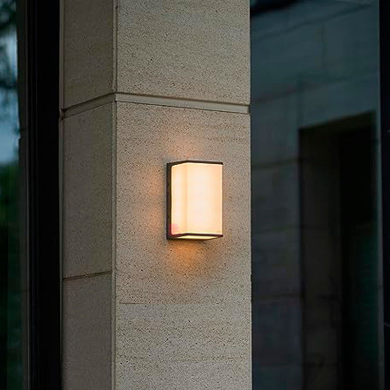 Aplique Pared Exterior Guess Iluminacion Led Buena Luz